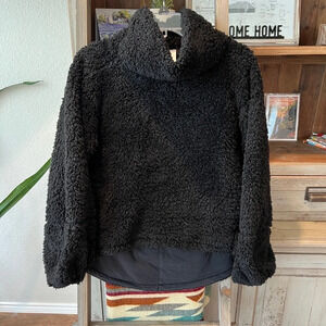 Lululemon women’s Warm Restore Sherpa pullover size XS/S